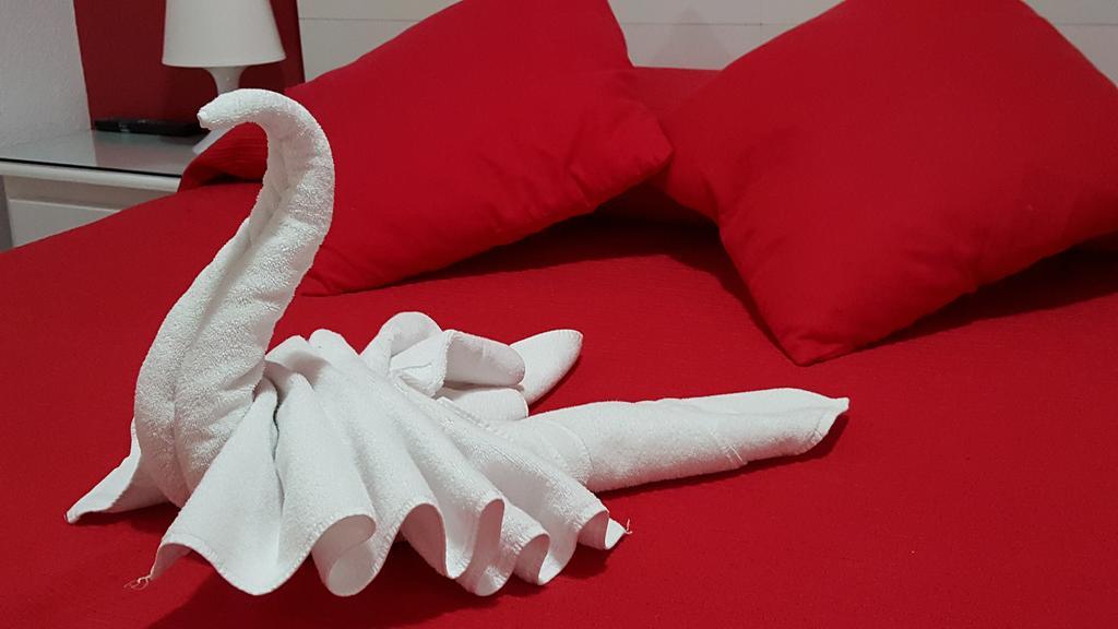Hostal El Parque San Martín de la Vega Buitenkant foto