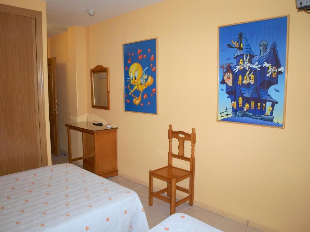 Hostal El Parque San Martín de la Vega Buitenkant foto