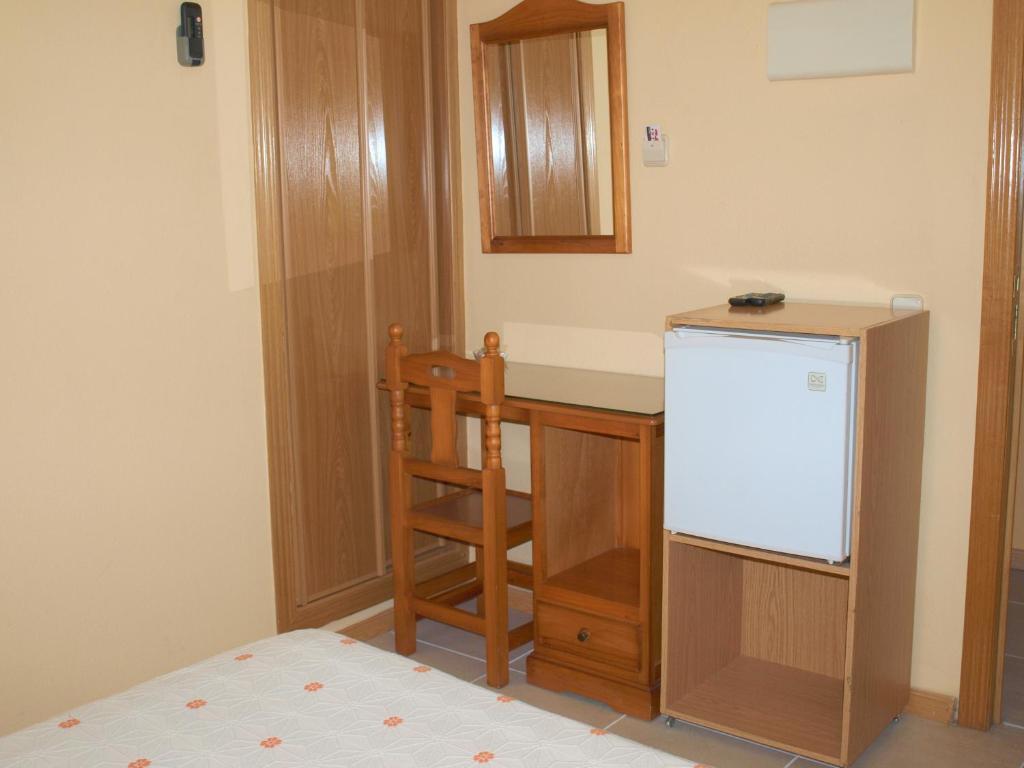 Hostal El Parque San Martín de la Vega Buitenkant foto