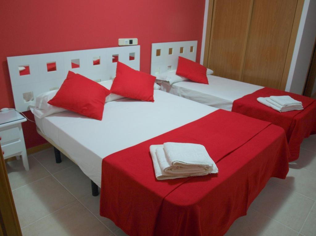 Hostal El Parque San Martín de la Vega Buitenkant foto