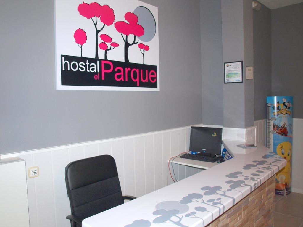 Hostal El Parque San Martín de la Vega Buitenkant foto